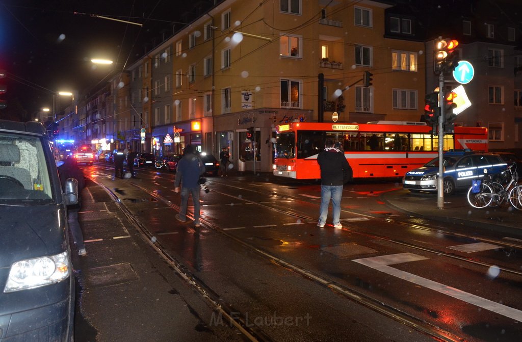 Einsatz BF Verdaechtiges Fahrzeug Koeln Suelz Zuelpischerstr Gustavstr P86.JPG - Miklos Laubert